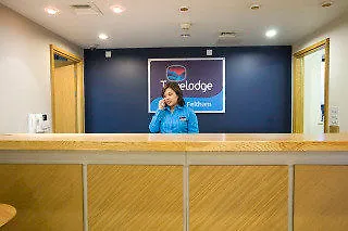 Travelodge London Feltham 3*,